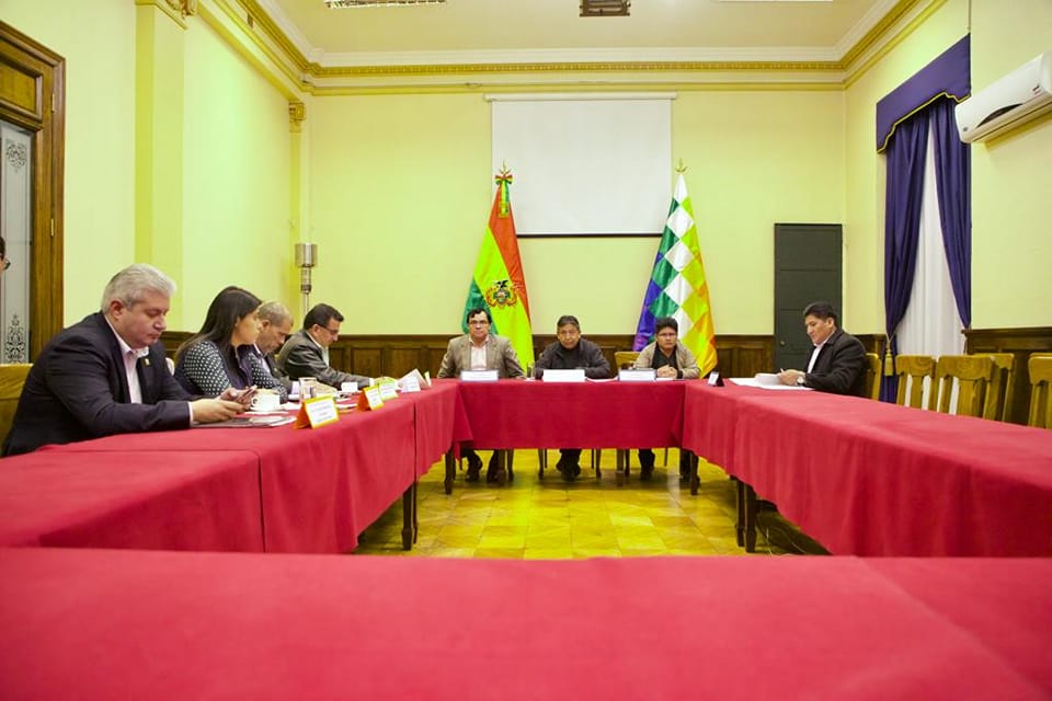 Vicepresidente convoca a reunión a presidentes de Diputados, Senadores y a bancadas por la ley para las judiciales