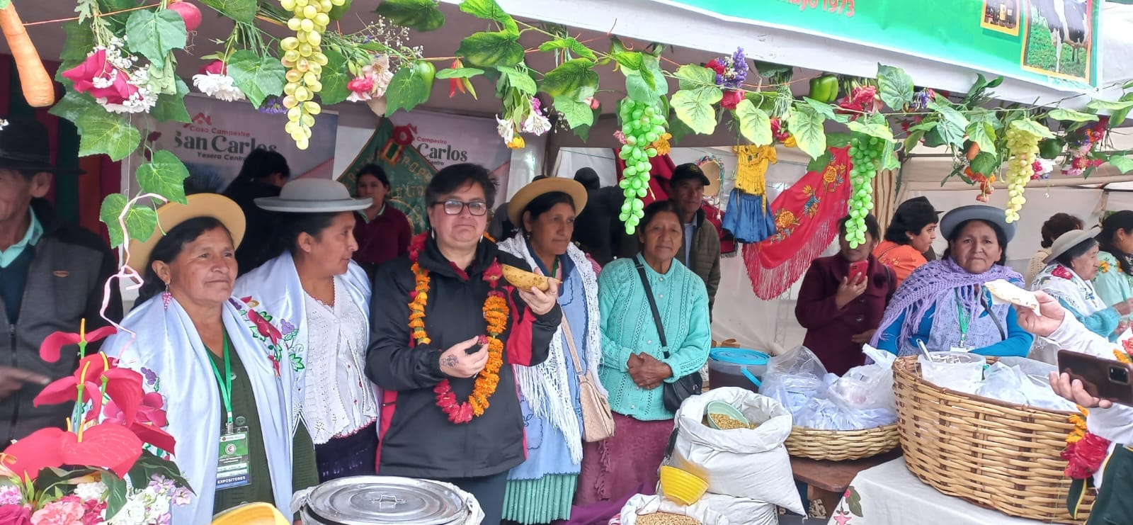 Cooperativas exponen su potencial productivo en feria en Tarija