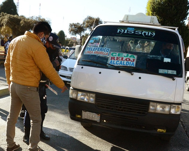 Chóferes ratifican paro de 48 horas para el lunes y martes en El Alto