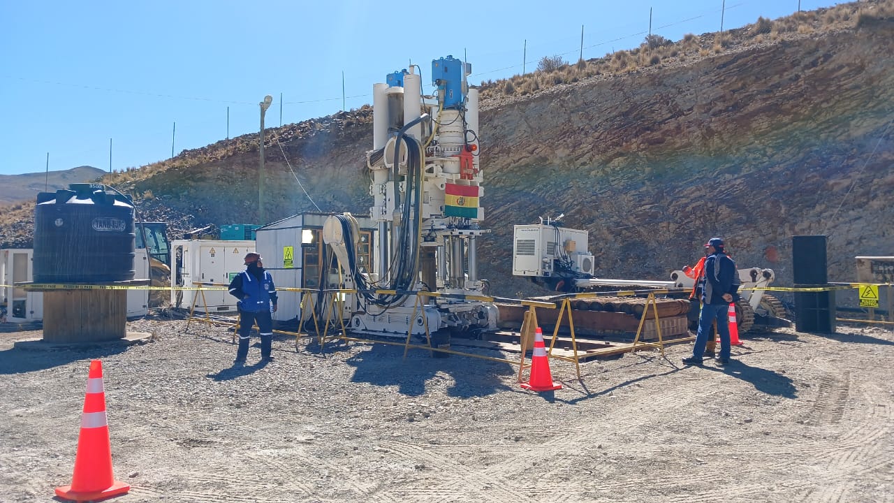 Inauguran segunda chimenea en Huanuni para la ventilación y mejorar condiciones de trabajo en interior mina