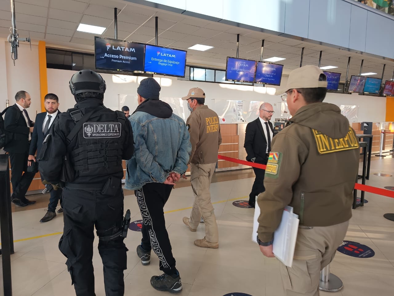 Extranjero recluido en Chonchocoro es puesto a disposición de la Interpol para ser extraditado a Chile