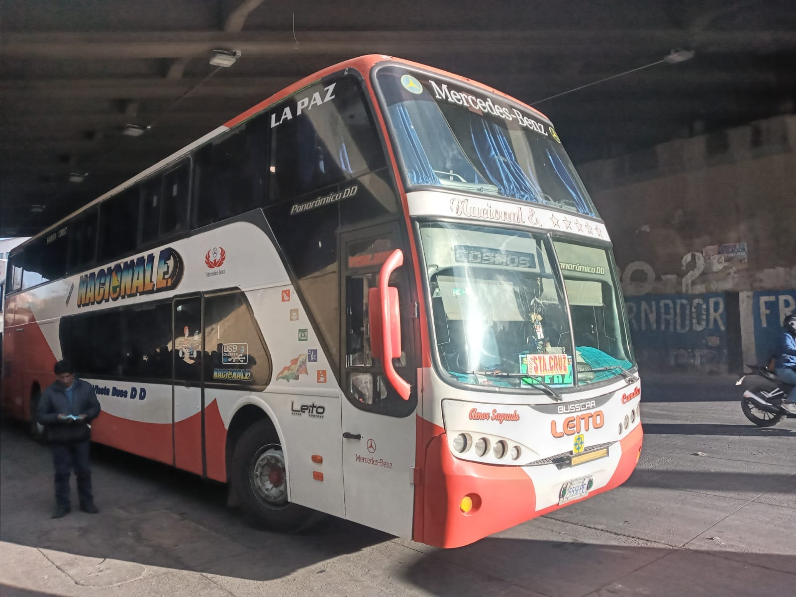 Tránsito autoriza viajes al interior pese a bloqueos en El Alto, se habilitan vías alternas