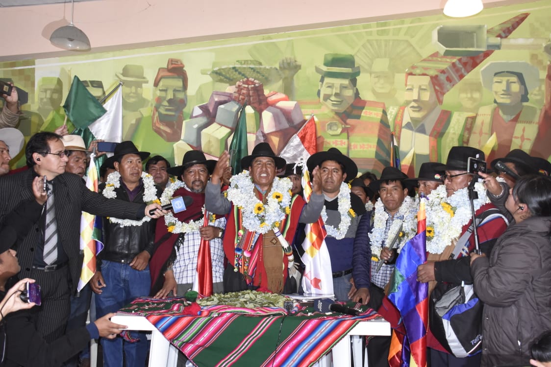 Lucio Quispe asume como legítimo secretario ejecutivo de la CSUTCB