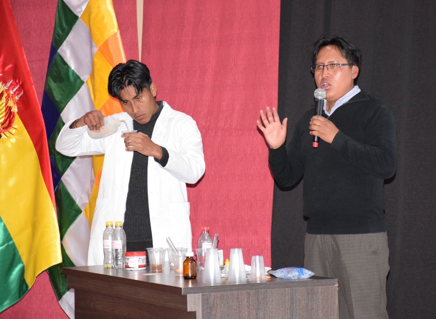 Cerca de 20.000 educadores reflexionaron sobre la experimentación en la enseñanza de las Ciencias Naturales