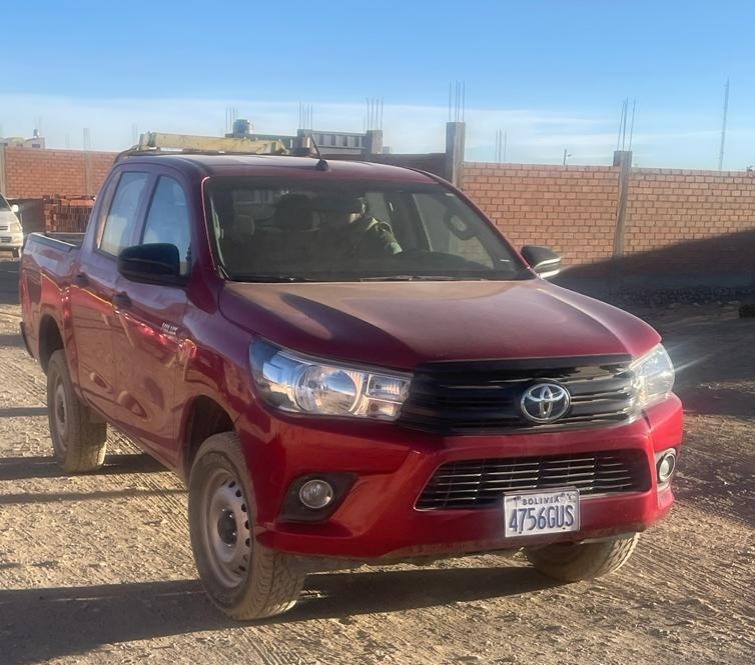 Encuentran en Challapata tres vehículos con reporte de robo en Chile