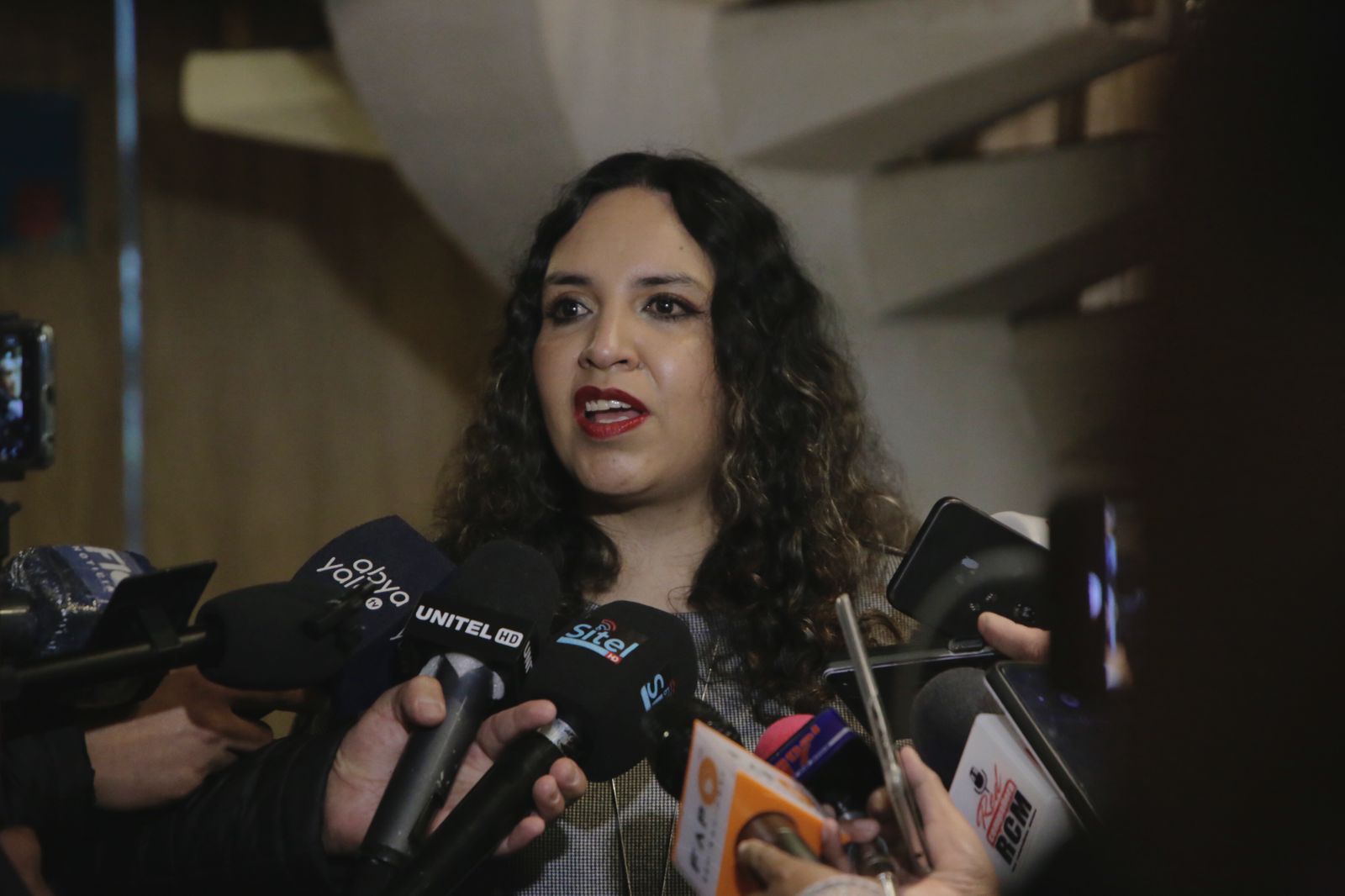 Ministra Castro exhorta a investigar y esclarecer los casos de intoxicación en estudiantes