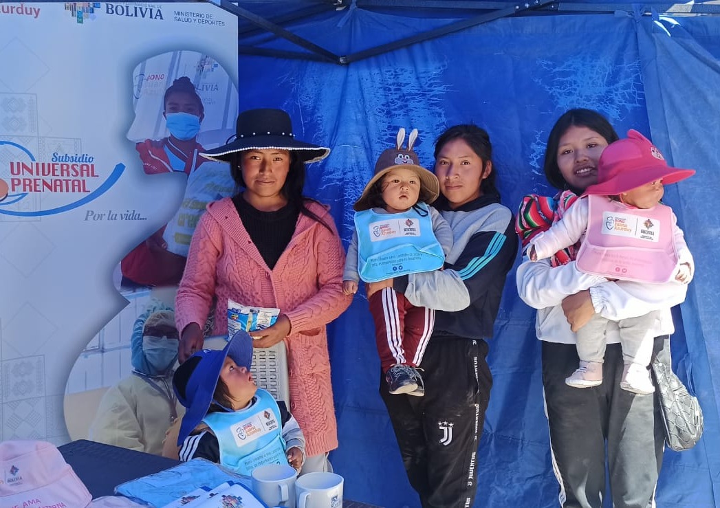 Mujeres indígenas de Salinas se benefician con Bs 7.350 del Bono Juana Azurduy