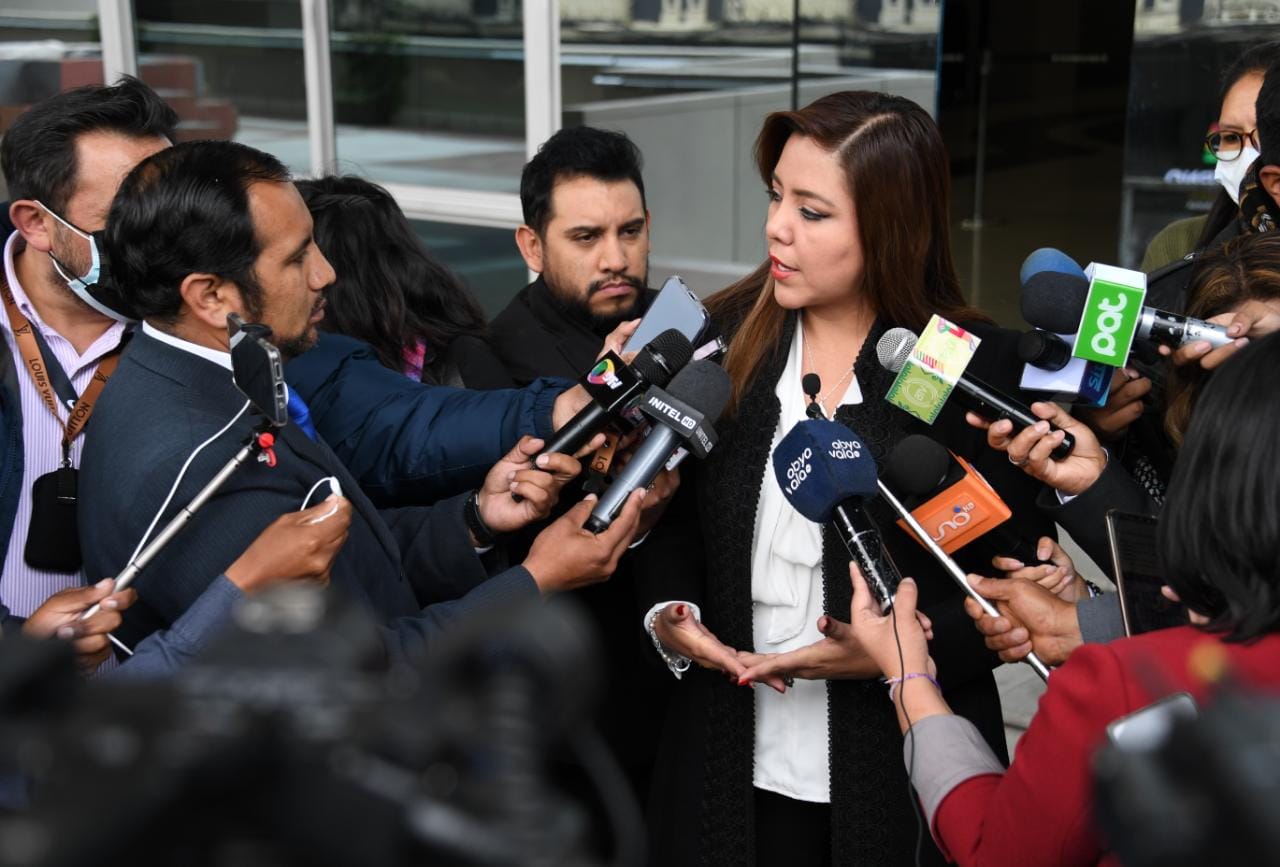 Viceministra Alcón descarta hostigamiento y asegura que operativos en Yungas son contra emisoras ilegales