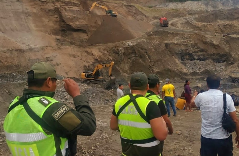 Suman tres las personas fallecidas tras el deslizamiento de un talud en Mapiri