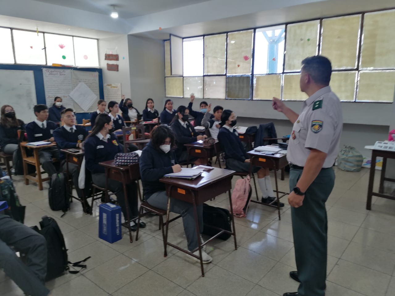 Fueras Armadas visitan colegios del país e invitan al reclutamiento para el servicio militar