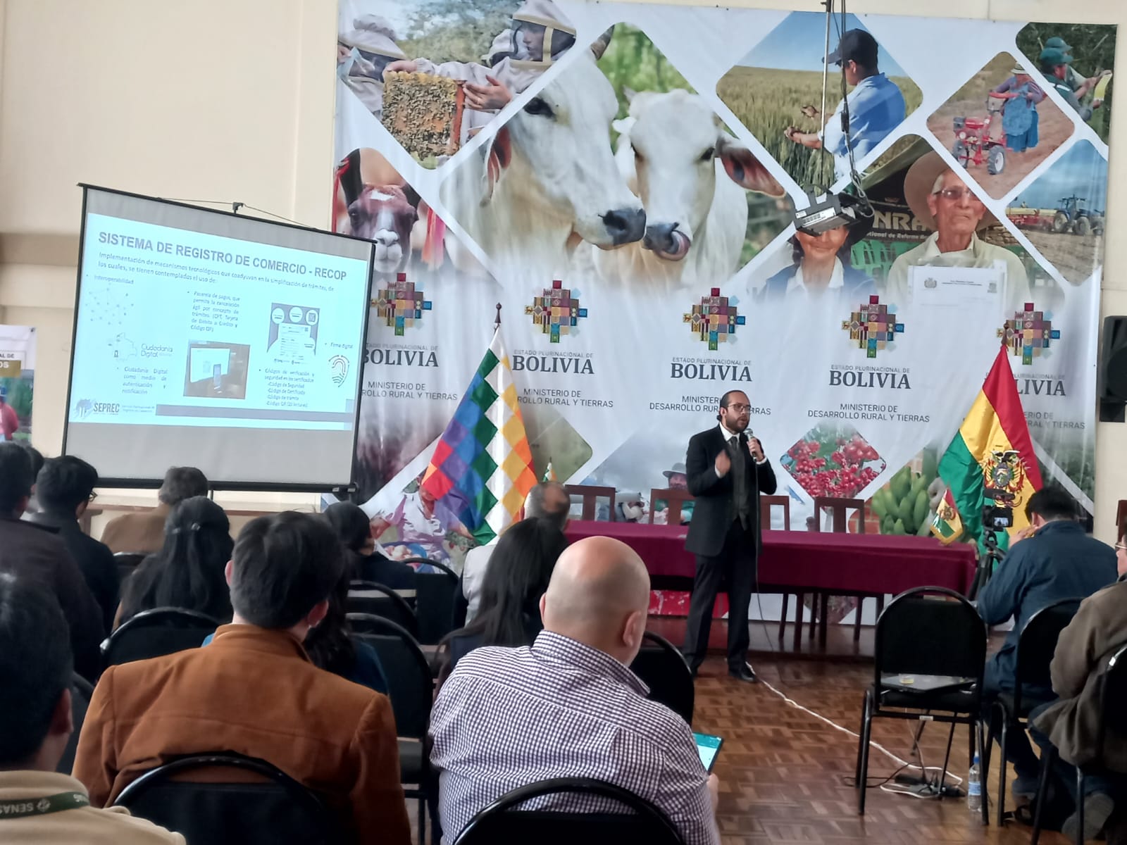 Seprec capacita a productores bolivianos en estrategias de comercialización agropecuaria