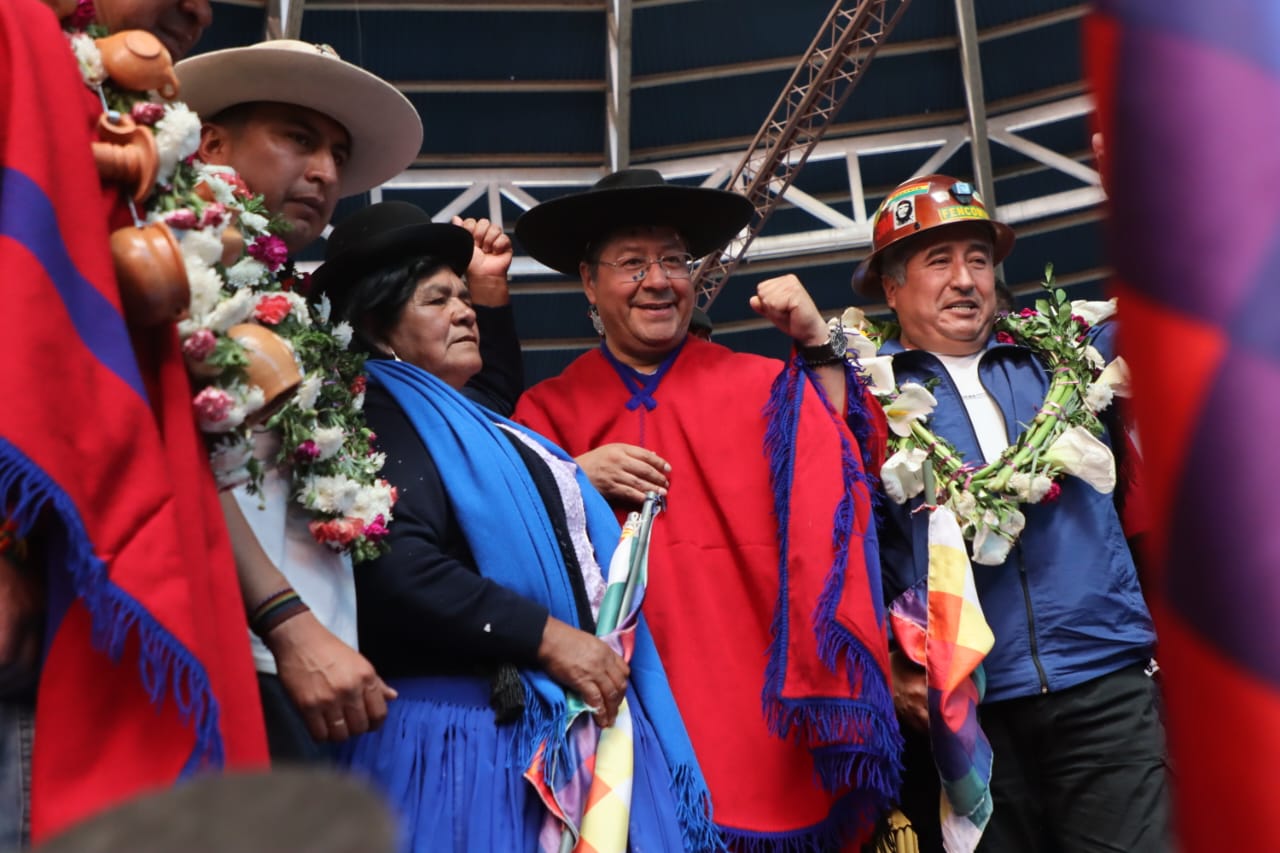 Presidente: El Gobierno es fuerte y seguirá construyendo un país industrializado con el apoyo y la unidad de las organizaciones sociales 