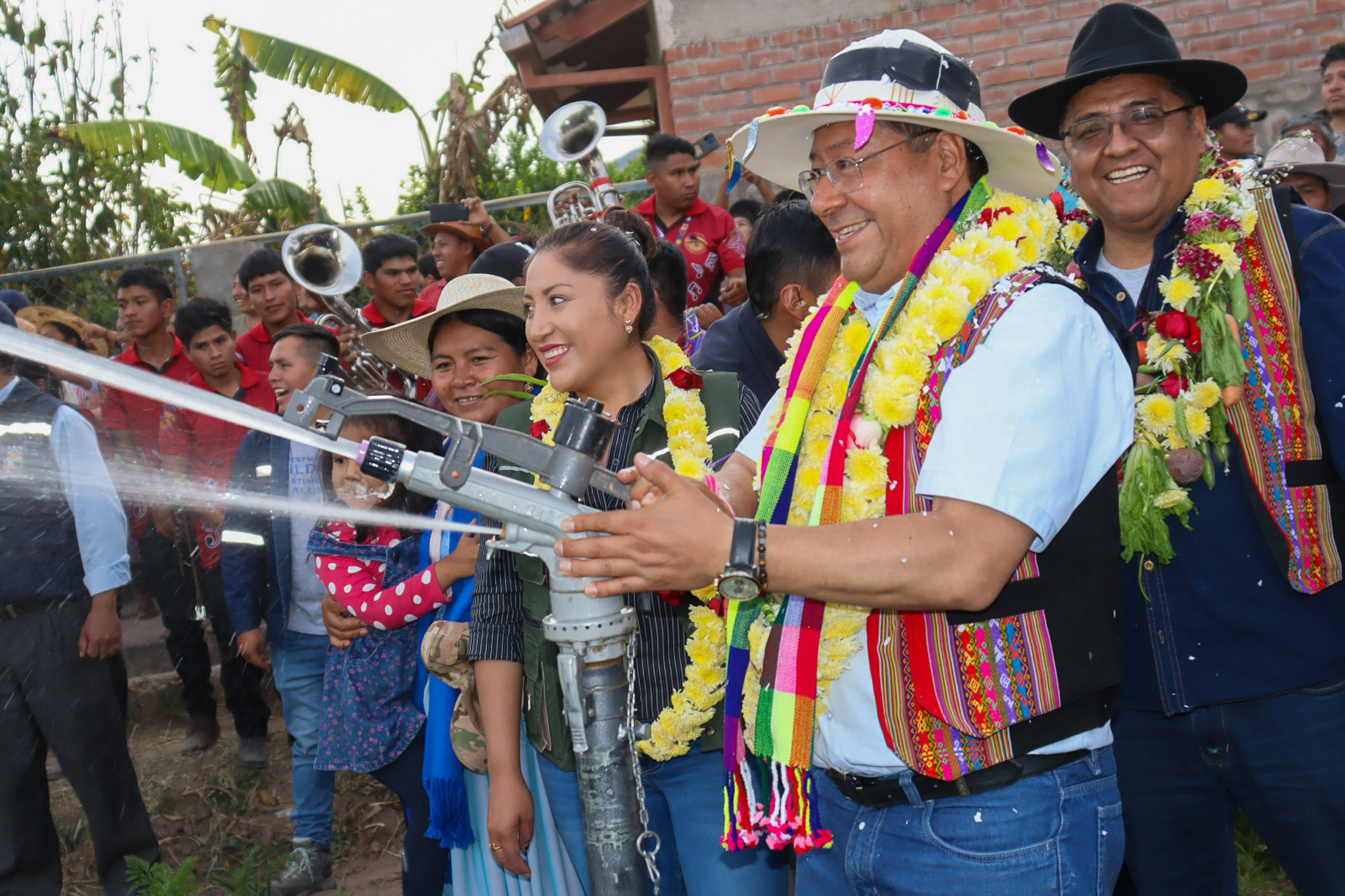 Arce entrega sistema de agua subterránea y da inicio a la construcción de la planta de Agroinsumos