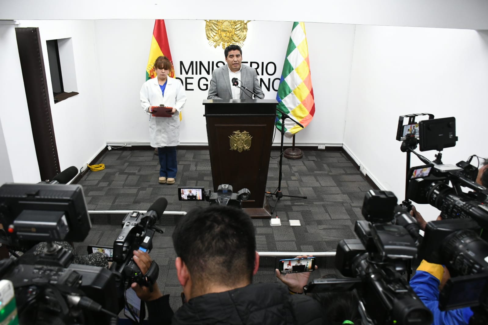 A Camacho le hicieron 18 análisis y estuvo monitoreado por 25 médicos, en 72 horas se conocerán los resultados