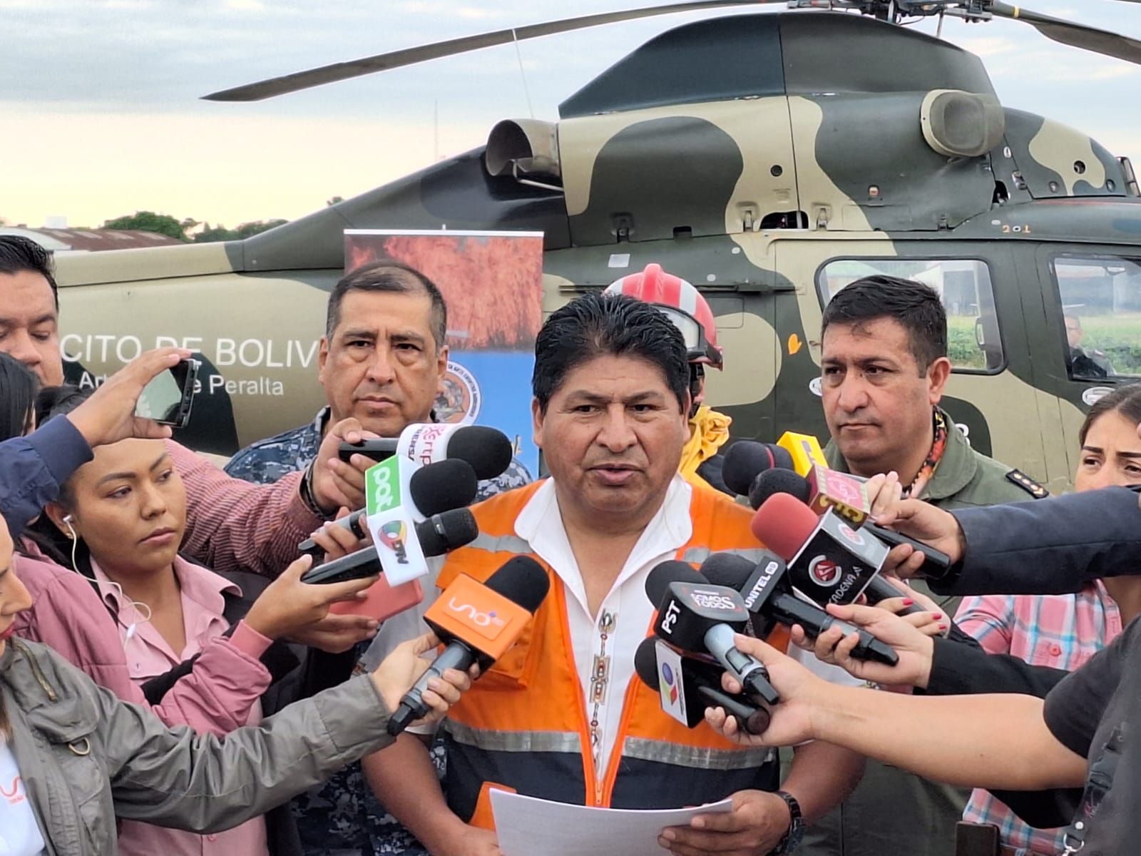 Defensa Civil sobrevuela zona de incendios en la Chiquitanía e instala base de operaciones en Roboré