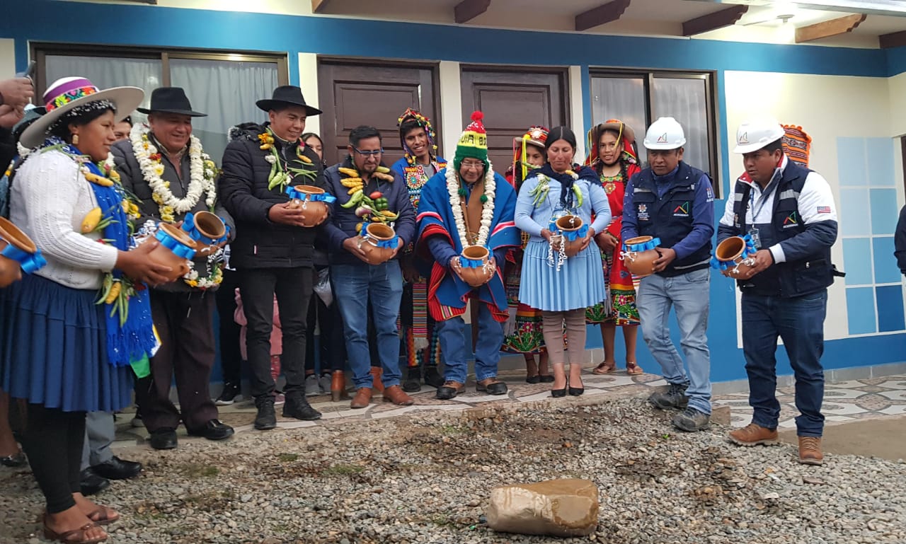 Entregan 40 viviendas en Colomi: “Tengo mi casa, feliz voy a estar con mis hijos, gracias presidente, soy feliz”