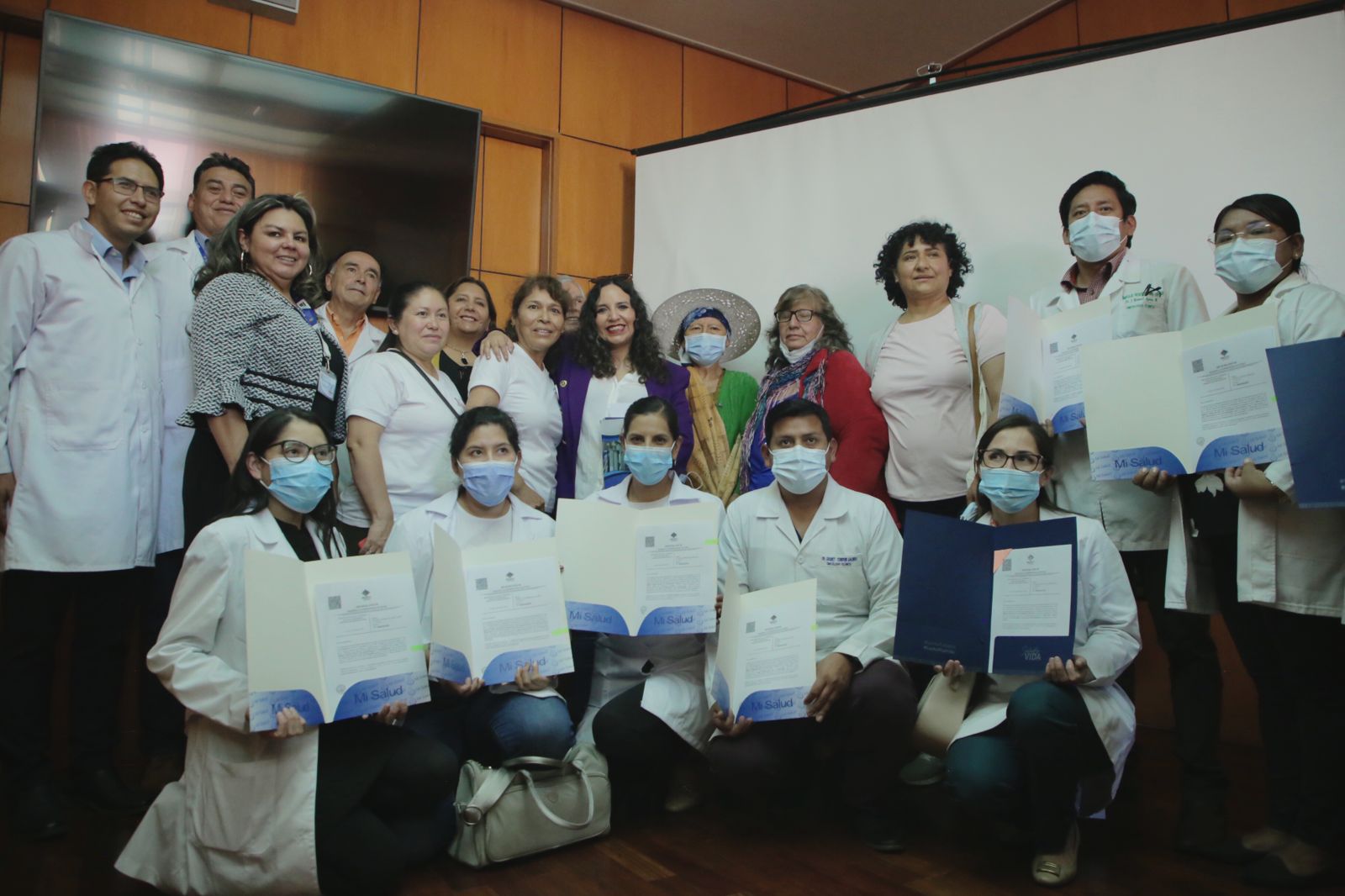 Gobierno refuerza red oncológica de Cochabamba con asignación de ítems de médicos especialistas y subespecialistas