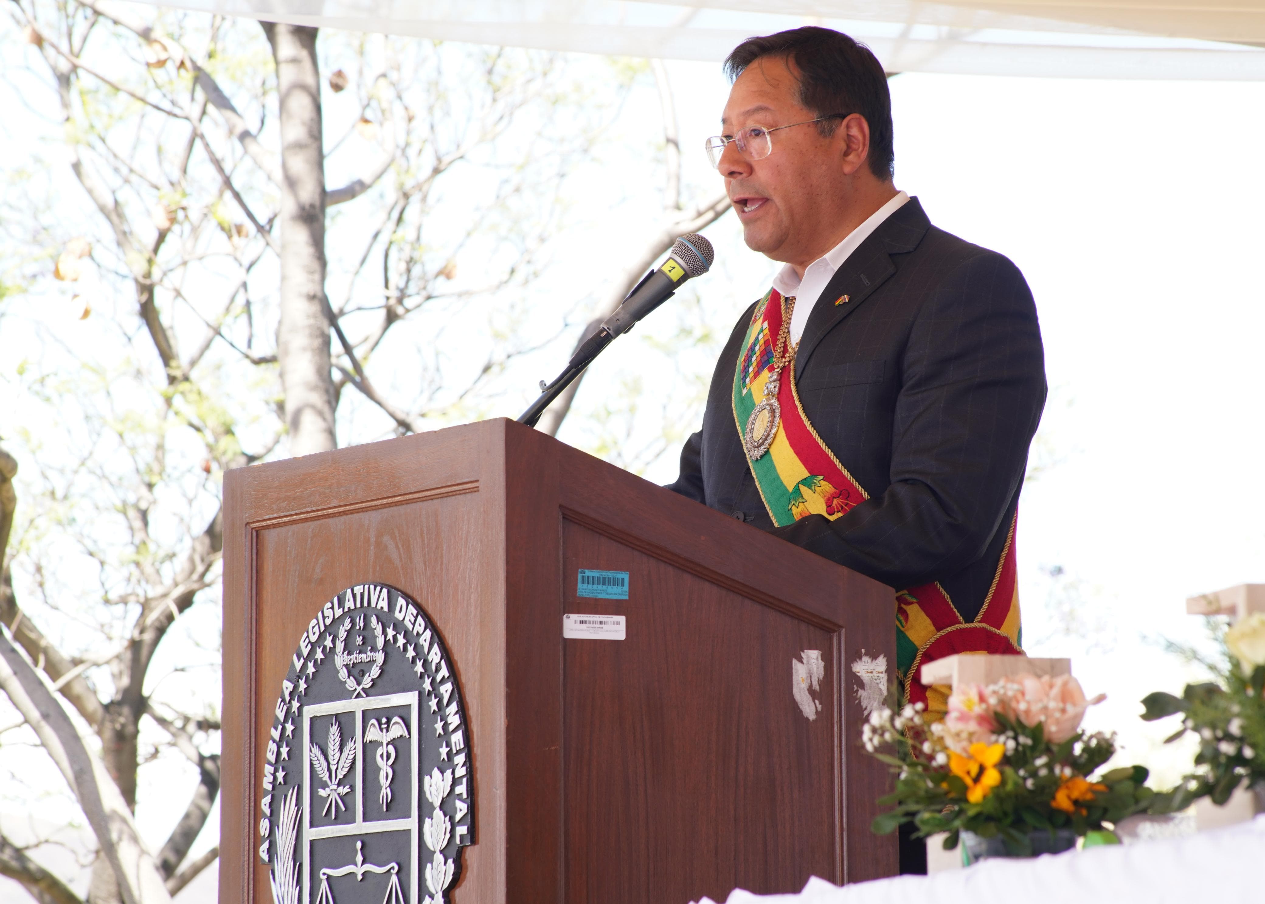 En 19 municipios de Cochabamba se construirán 39 nuevas escuelas por Bs 171 millones