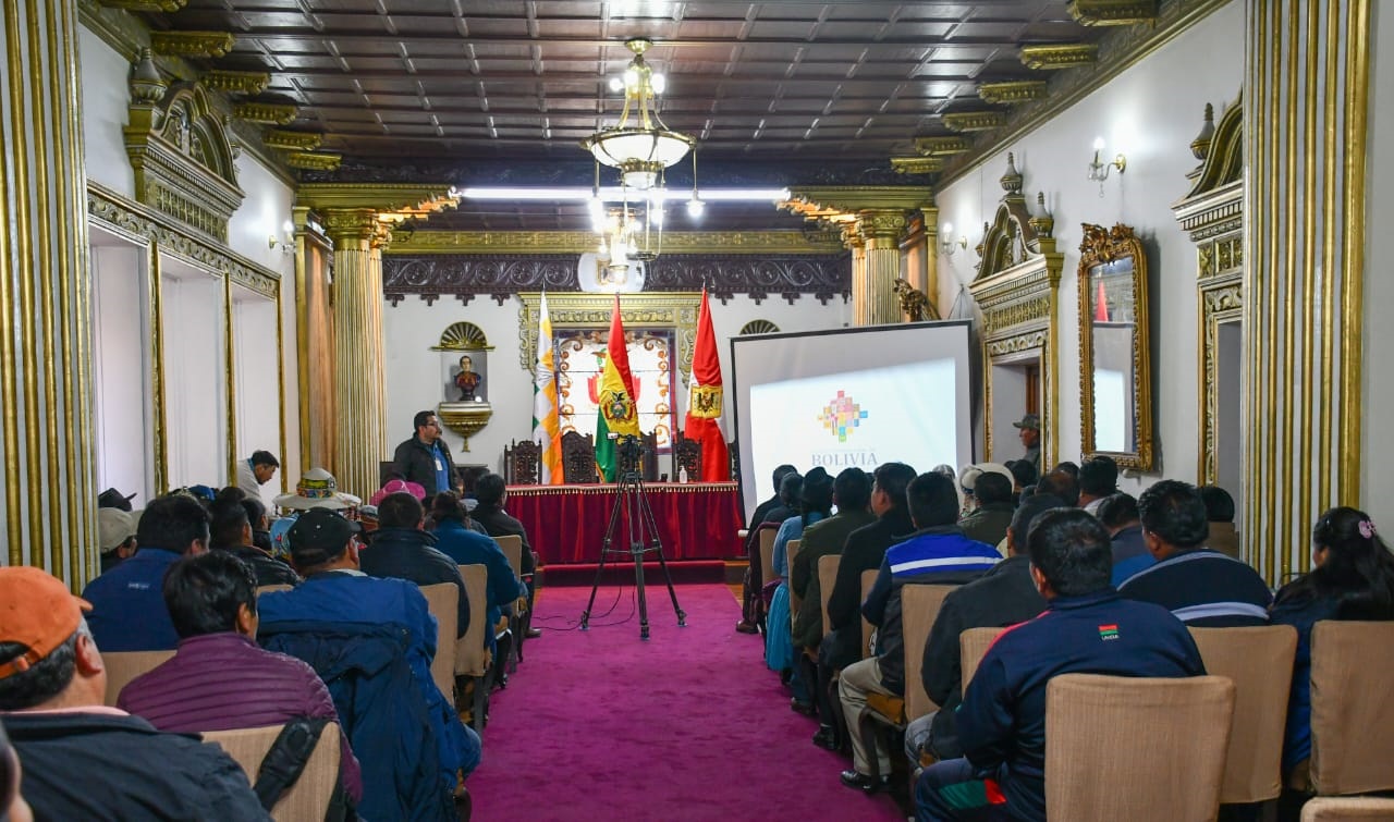 Gobernación y municipios de Potosí respaldan ejecución de proyectos de electrificación rural