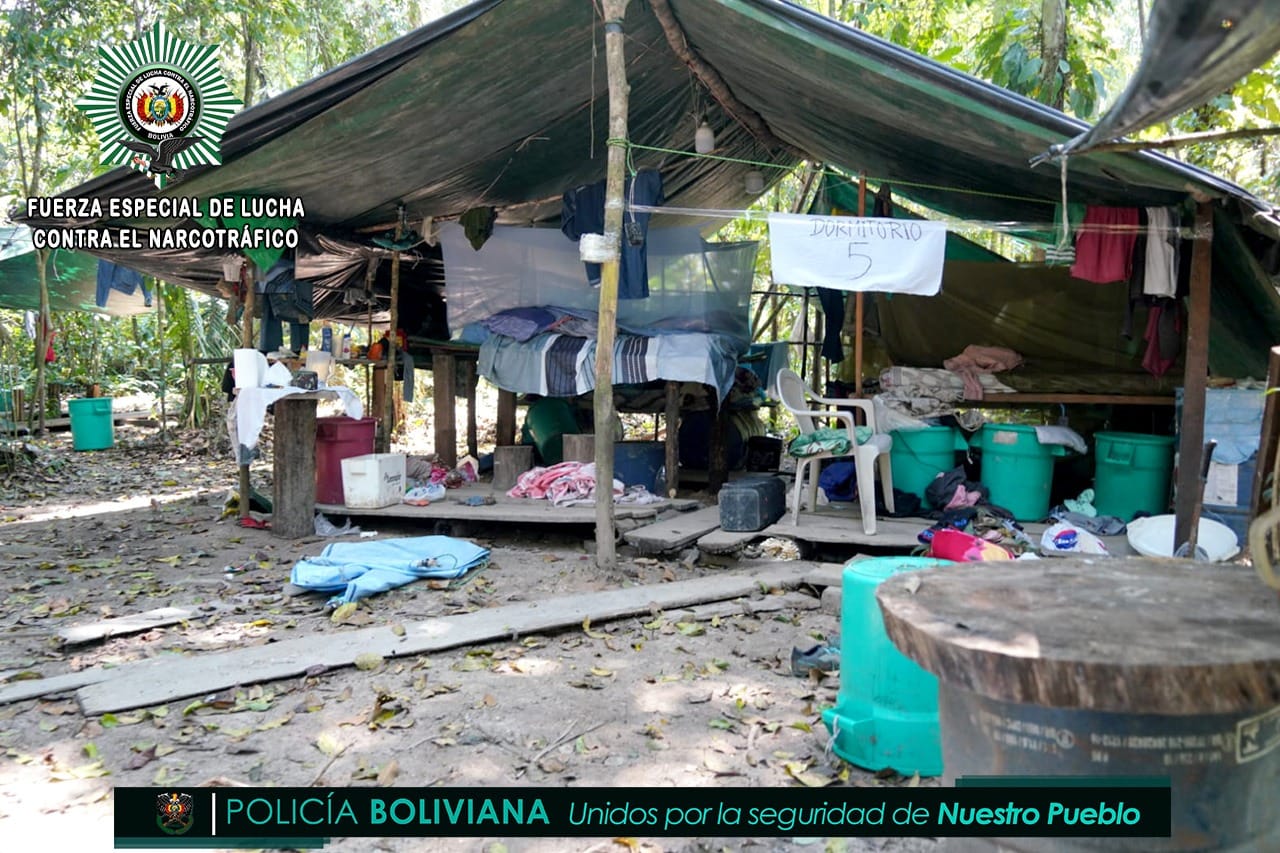 La FELCN destruye dos laboratorios de cristalización de clorhidrato de cocaína en Villa Tunari