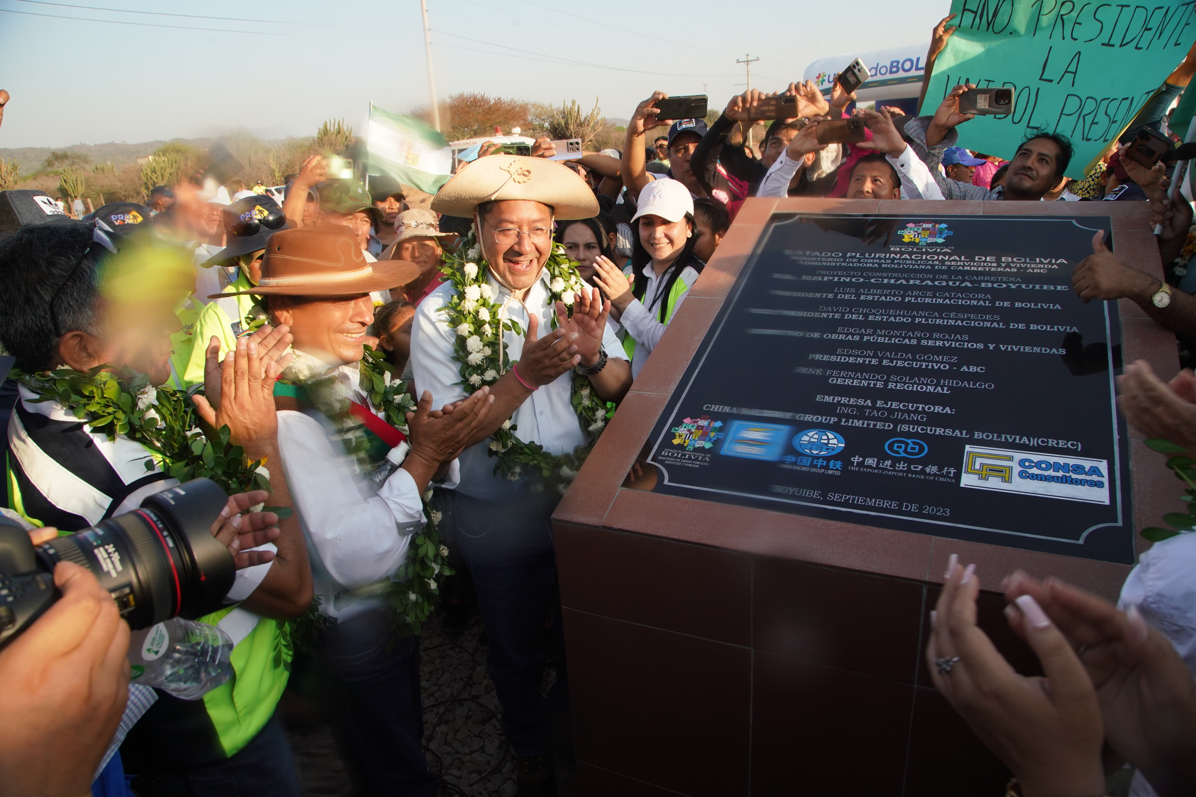 Arce entrega en Santa Cruz carretera que fortalece al agro y consolida la conexión con Paraguay y Argentina