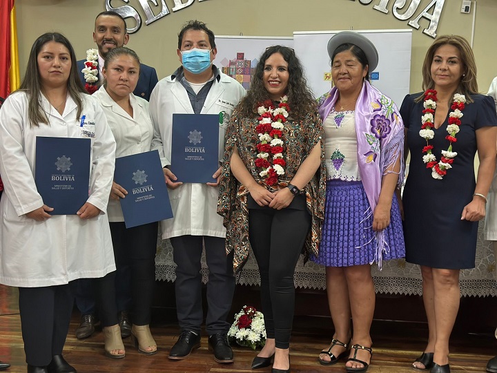 Salud entrega ítems de especialistas e infraestructura para la atención de pacientes con cáncer en Tarija