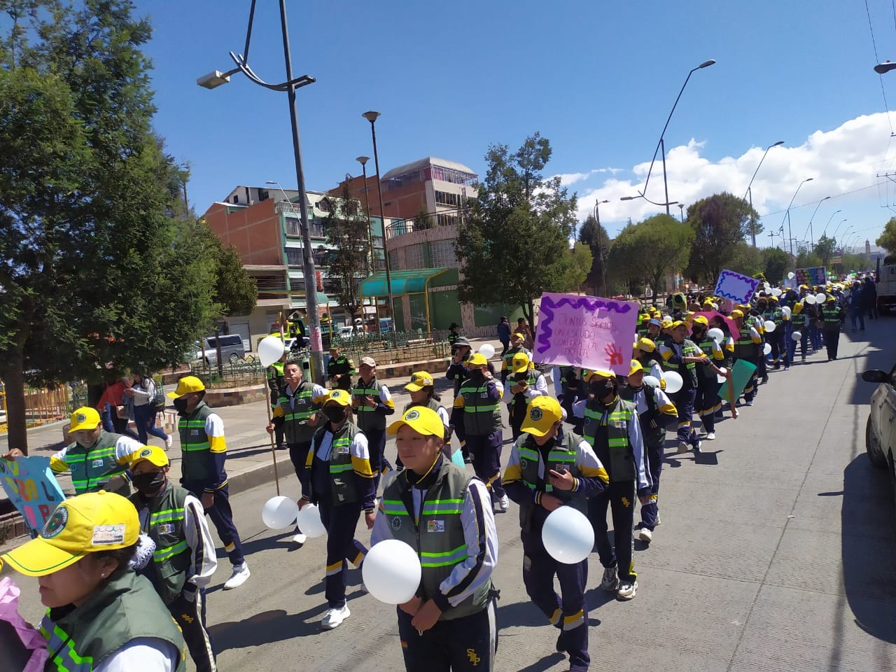 El Alto: Jóvenes promueven caravana "Somos la voz de las víctimas" contra la trata y tráfico de personas 