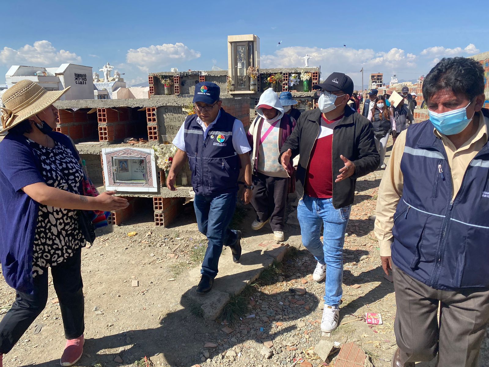 Defensor califica como “alarmante” la situación en el cementerio Mercedario de El Alto 