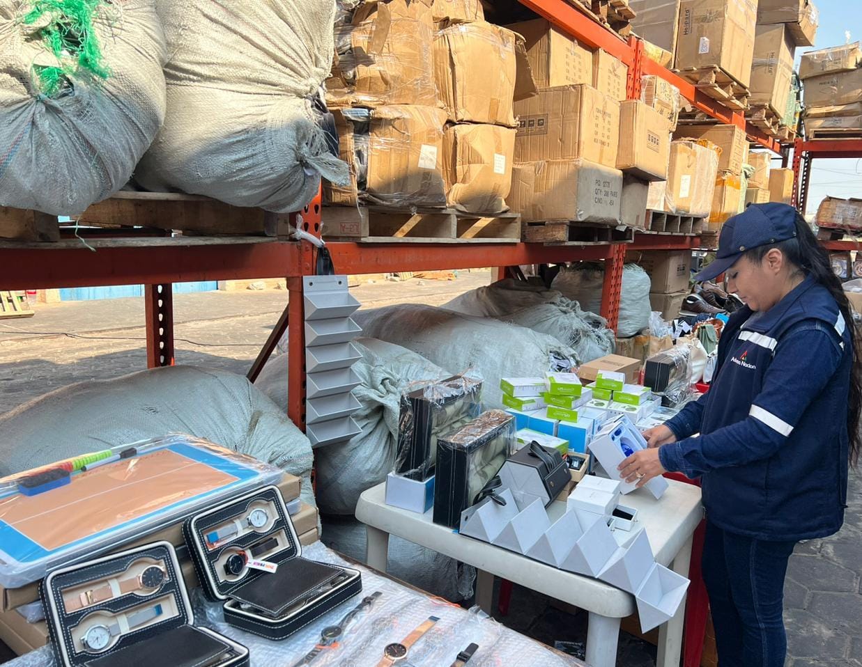 Aduana dispone 10 toneladas de mercancía para Subasta Electrónica en Santa Cruz