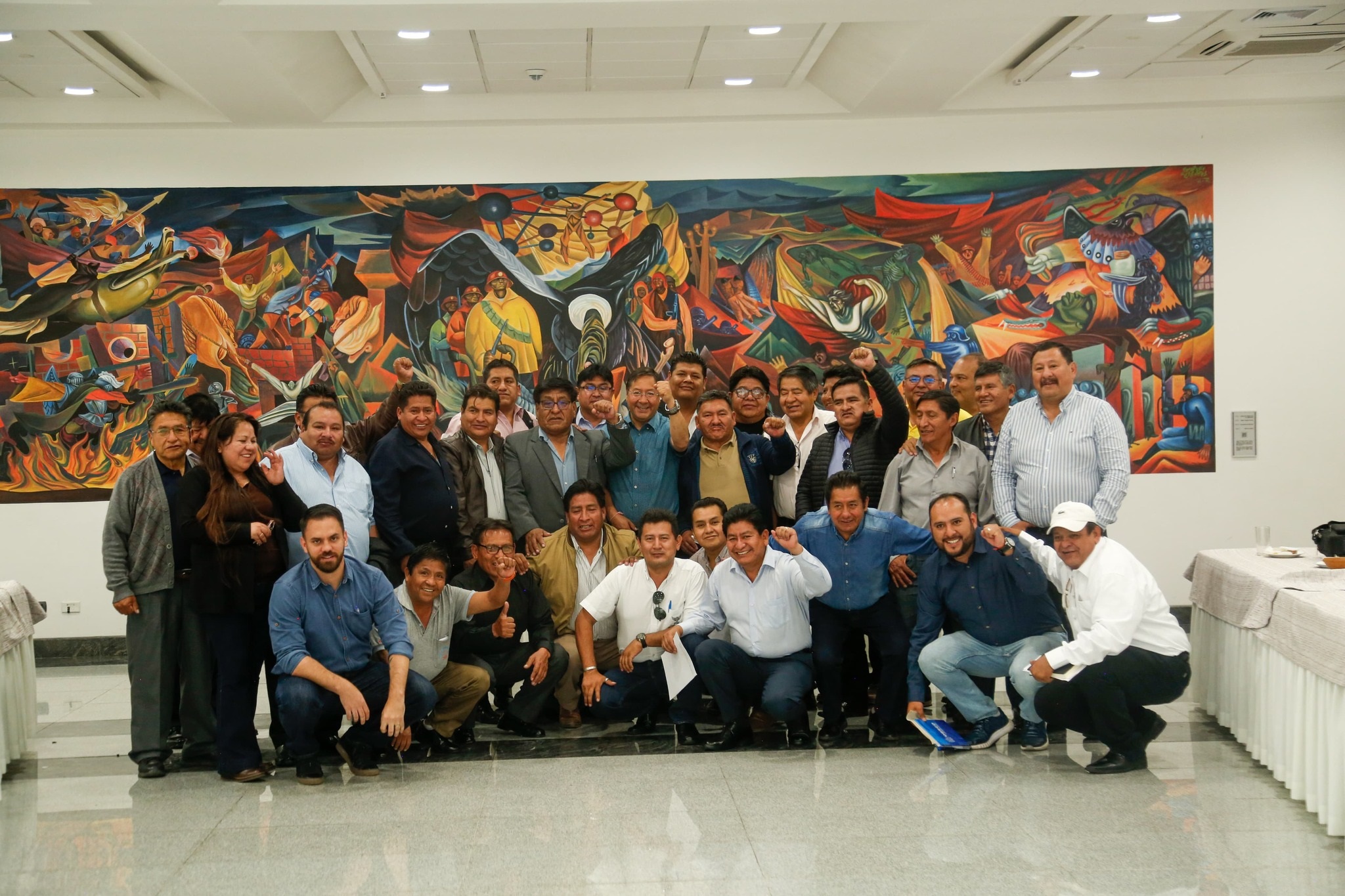 Presidente se reúne con transportistas y gestiona proyectos para fortalecer al sector