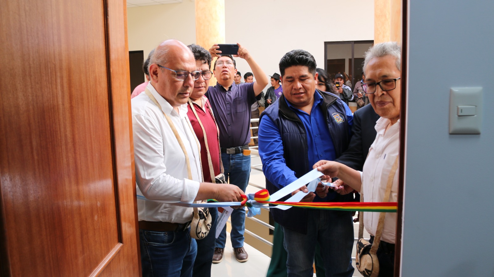 Órgano Judicial entrega una Cámara Gesell y habilita una plataforma digital en Cochabamba
