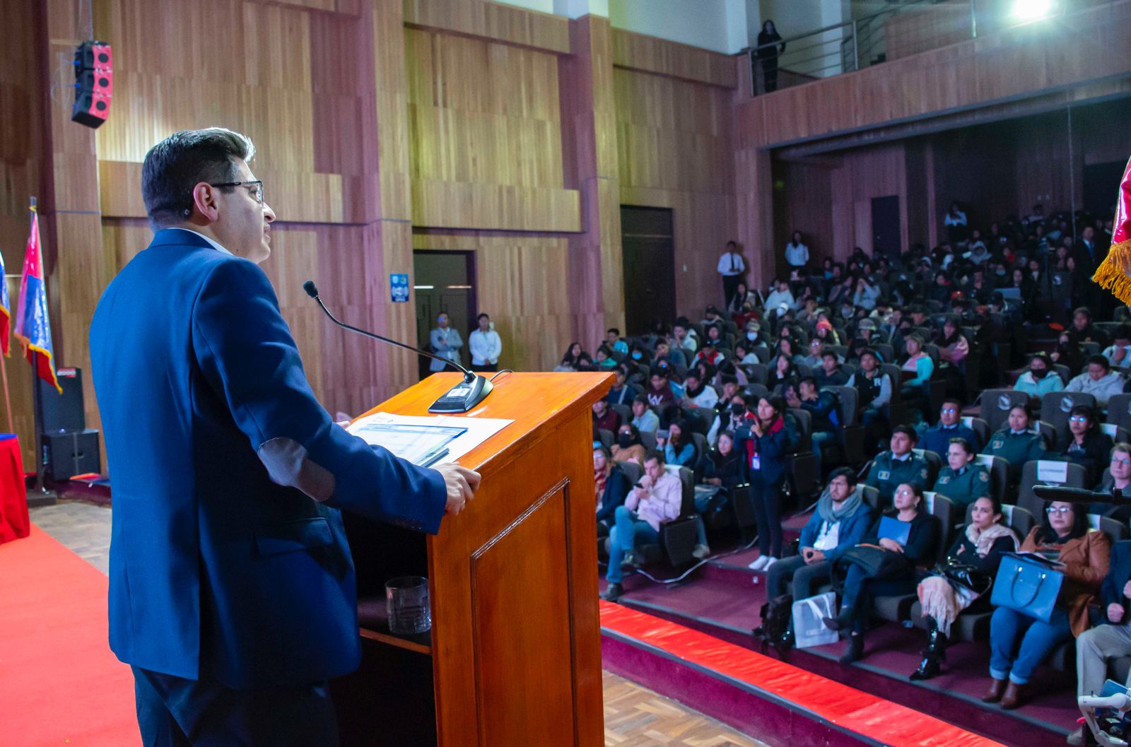 Bolivia tiene potencial de alimentos y energéticos para ofrecer al mundo, afirma Ministro de Economía