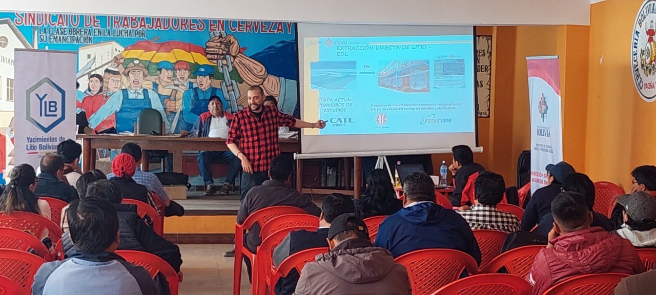 YLB socializa proyectos de industrialización del litio con sindicatos de trabajadores