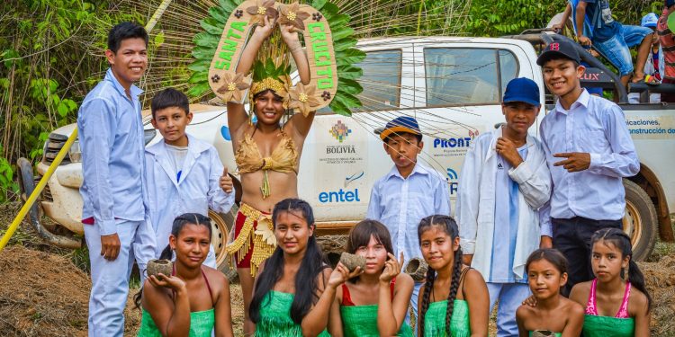 En Pando integran a cuatro localidades a los servicios de telefonía e internet