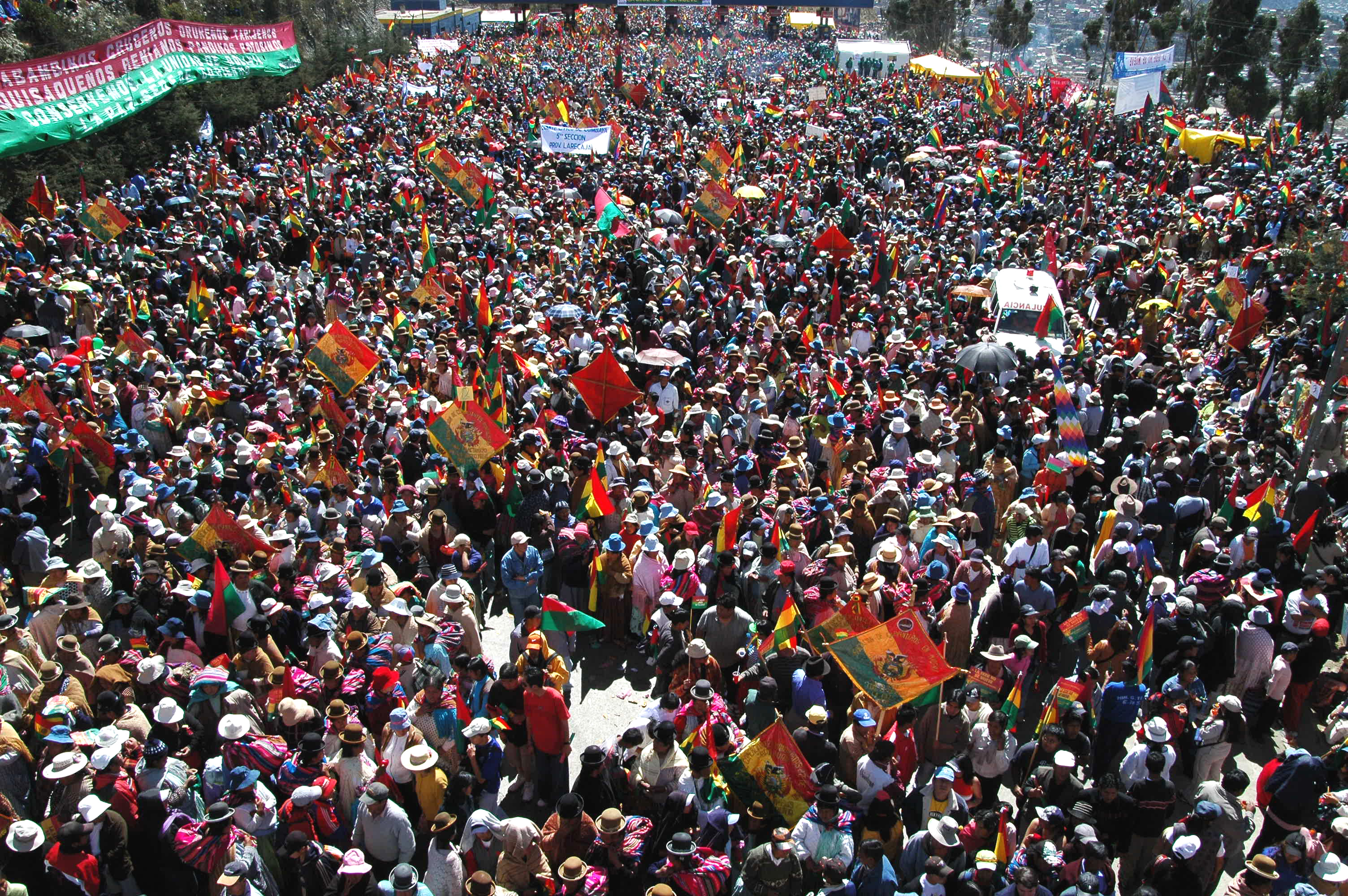 Cabildo del Pueblo desconoce evento de Lauca Ñ, convoca a nuevo congreso del MAS y consolida a las organizaciones sociales como "dirección conjunta" del instrumento político