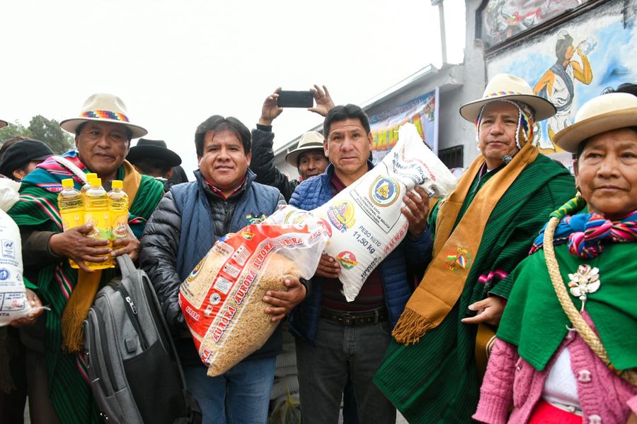 Gobierno entrega más de 182 toneladas de ayuda humanitaria a 18 municipios de La Paz 