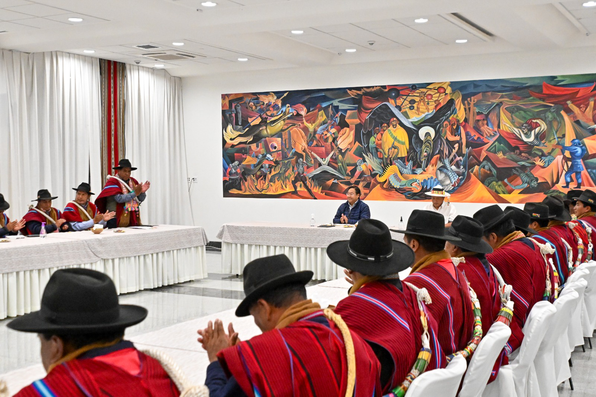 Arce y dirigencia de los campesinos de La Paz ratifican unidad y coordinan proyectos