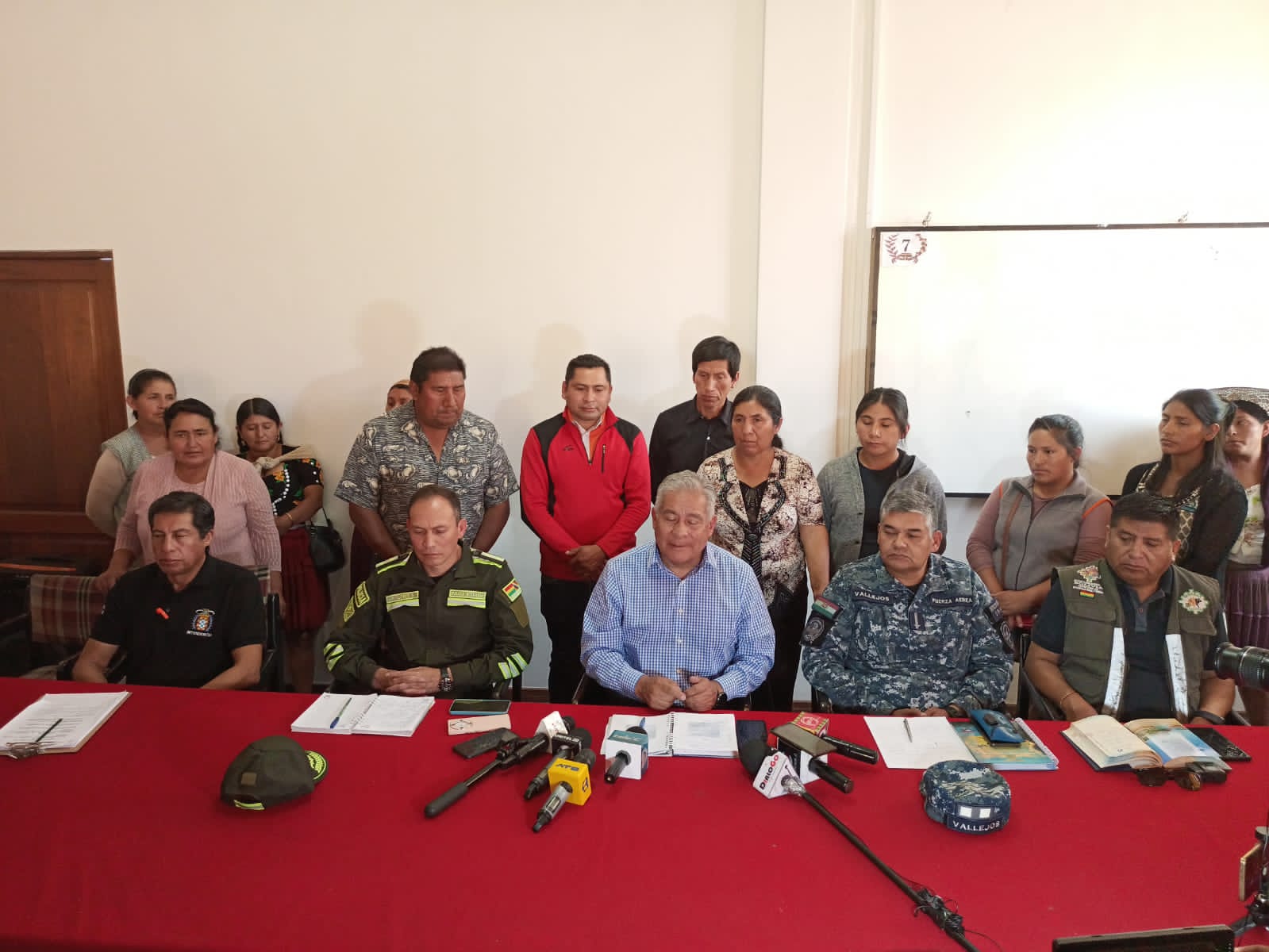 Cochabamba: Intensifican controles para frenar contrabando de flores para Todos Santos