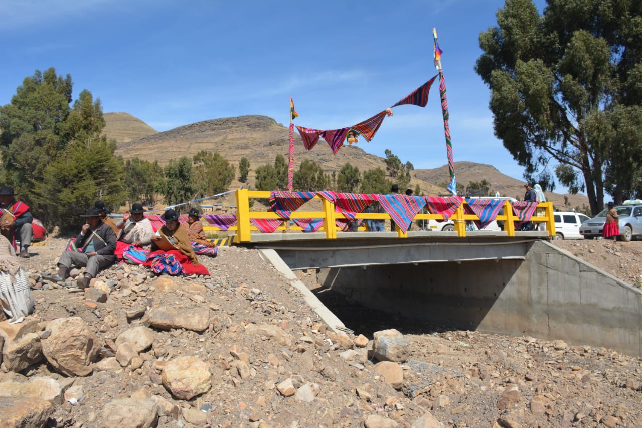 En Ancoraimes entregan dos puentes vehiculares para apoyar la producción de 419 familias de 15 comunidades