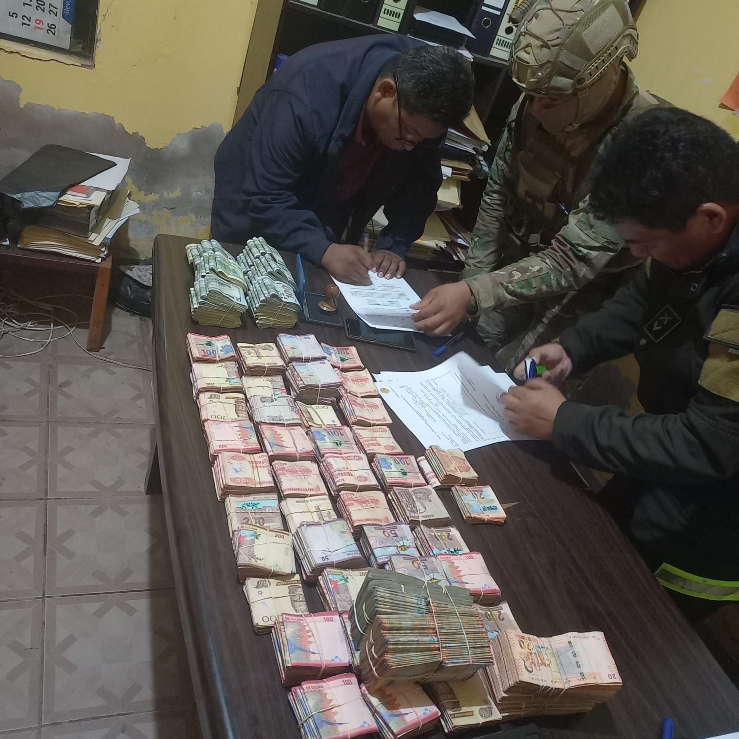 Militares comisan $us 172.000 y Bs 413.000 en Villa Montes