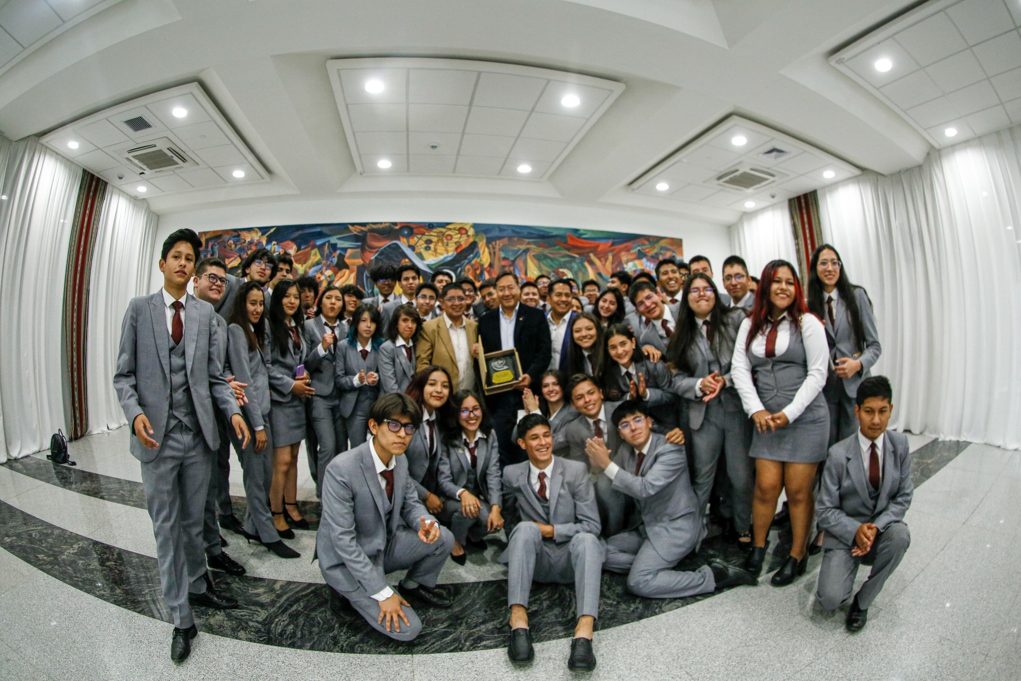 Arce destaca la energía y fuerza de la juventud para consolidar la industrialización de Bolivia