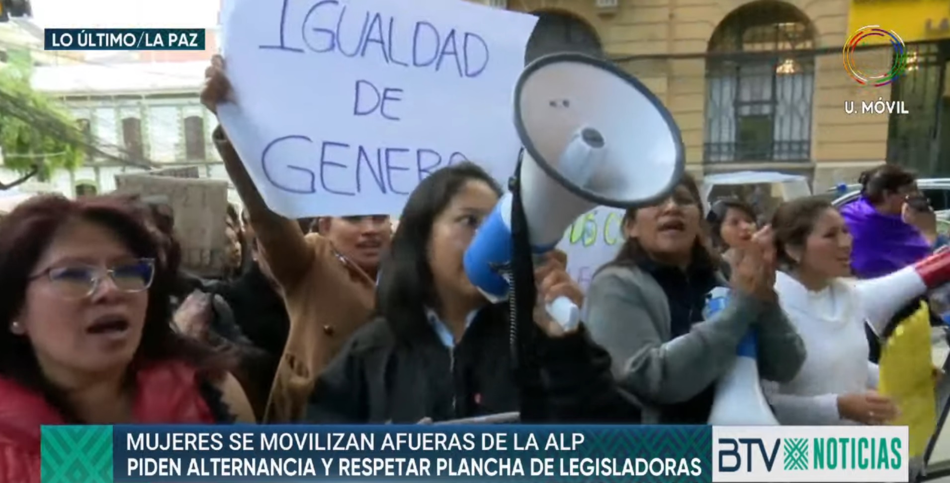 Mitin de mujeres demanda alternancia en la presidencia del Senado y que el cargo lo ocupe Castillo