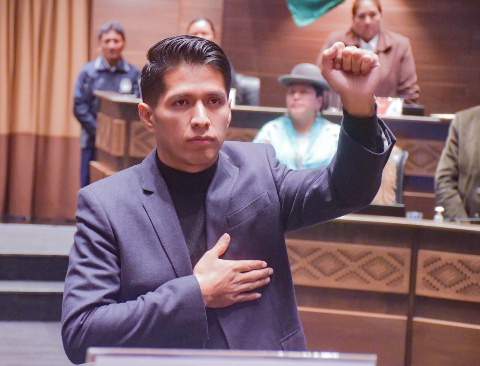 En el Gobierno y el Legislativo ven que Morales “cruzó ríos de sangre” al pactar con la derecha por control del Senado