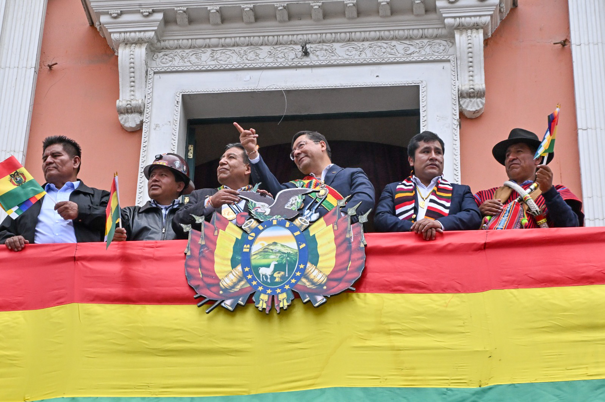 Presidente cumplirá con la Constitución y presentará al Legislativo su informe por su cuarto año de gestión