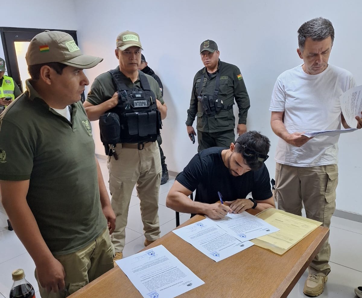 Peligroso criminal ligado al Comando Vermelho es extraditado a Brasil