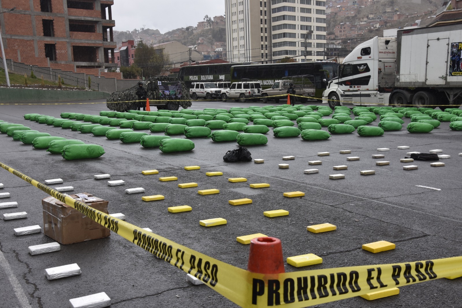 Aprehenden a 12 personas y secuestran más de 134 kilos de droga en La Paz