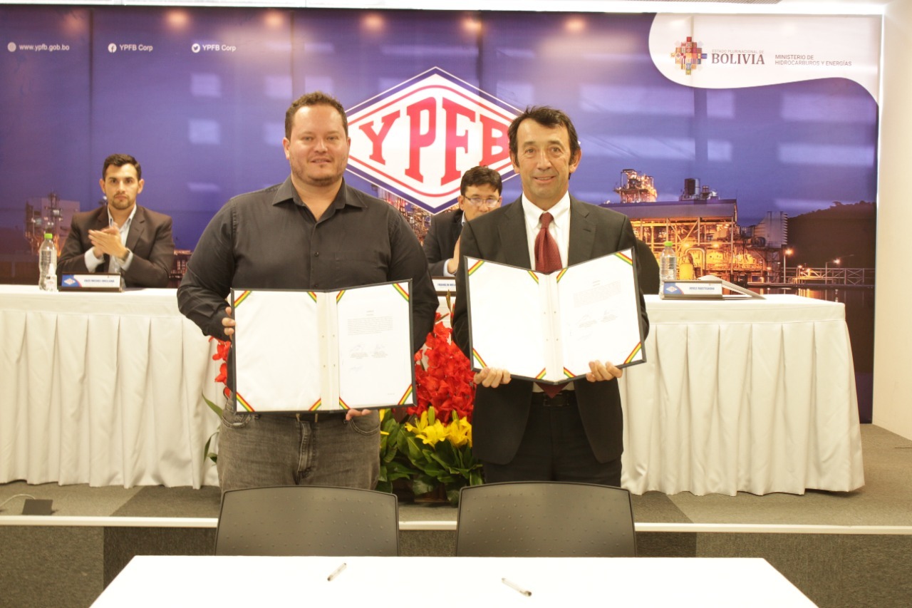 Gobierno promulga tres contratos petroleros con Vintage Petroleum por $us 504,5 millones