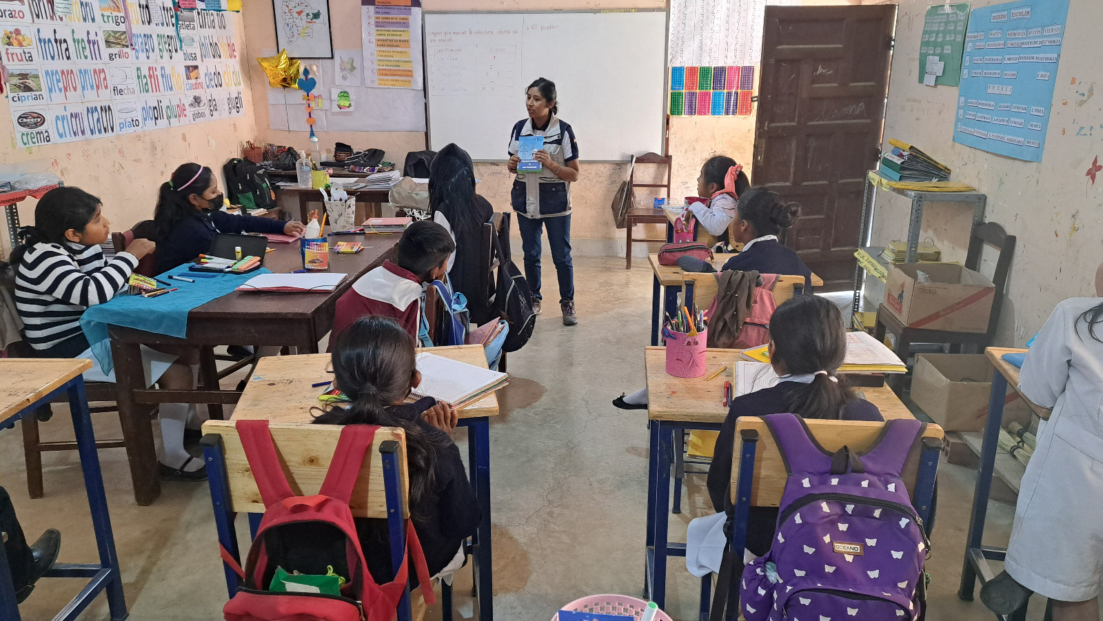 Programa “Juntos Transmitimos Energía” de ENDE llega a más de 10.000 estudiantes 