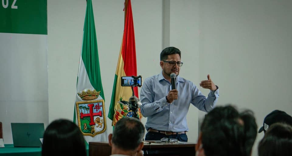 Diputado Pedrazas revela que la alianza CC está dividida en cuatro facciones y critica a Mesa por “adultocentrismo”