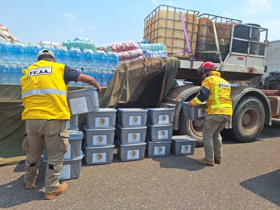 Gobierno envía más de 9 toneladas de ayuda humanitaria y herramientas a Beni para combatir incendios 